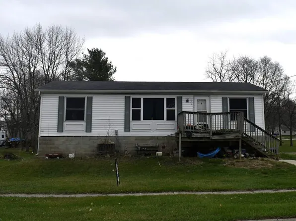 802 Nelson Ave, Independence, IA 50644