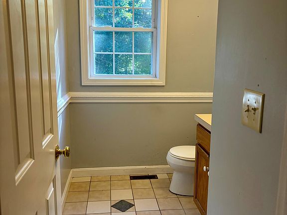 4th image of 12 Sherwood Lane