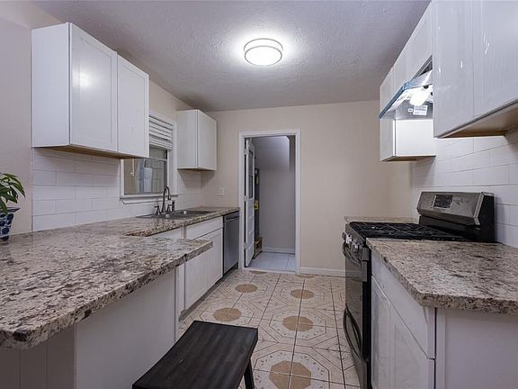 4th image of 8527 Norton Dr