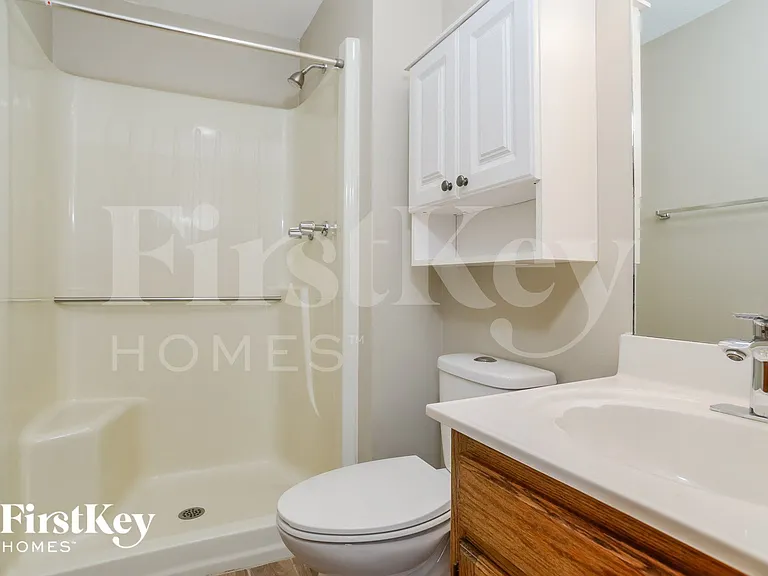 1004 SE Dover Dr — Photo 9