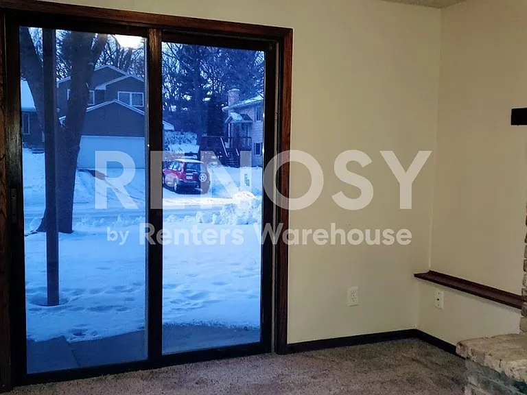 2323 Amberwood Dr — Photo 17