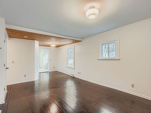 4th image of 475 Lawson Ave W