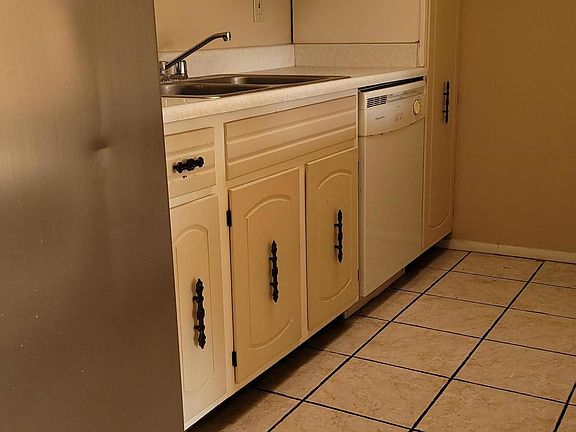 4th image of 6814 N 35th Ave Unit O