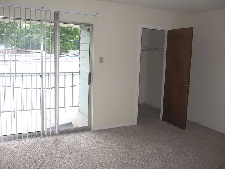 7734 Bles Ave — Photo 10