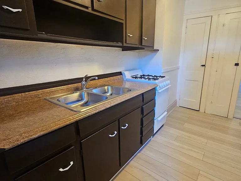 16812 Madison Ave — Photo 11