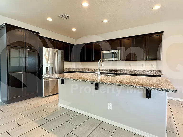 3749 E Stiles Ln — Photo 3