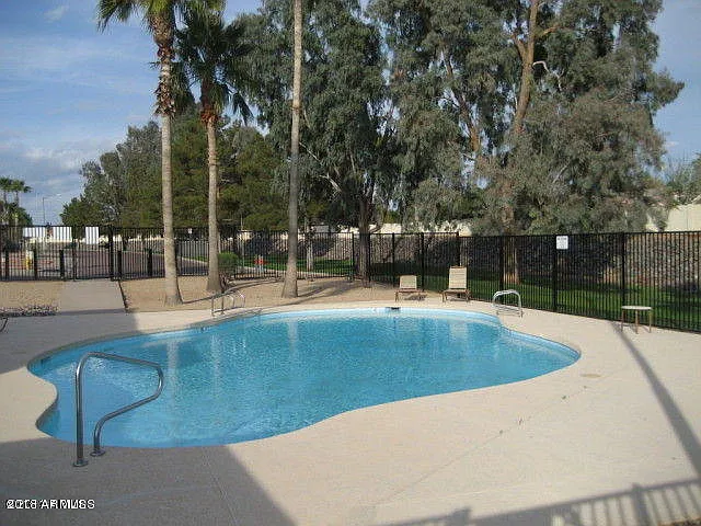 2534 E Villa Theresa Dr — Photo 22