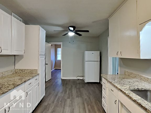 5th image of 1657 Winfield Ave
