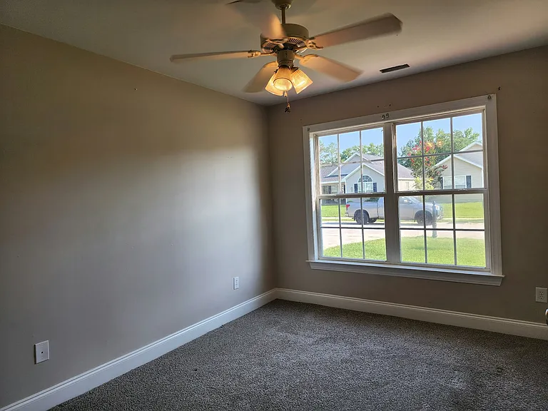 381 Rosemount Dr — Photo 17
