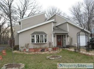 246 Howard Ave, Rochelle Park, NJ 07662