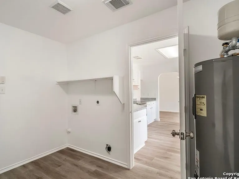 9718 Astin Pl — Photo 12
