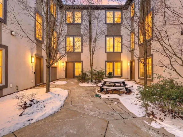 2022 Celadon Dr NE #106, Grand Rapids, MI 49525