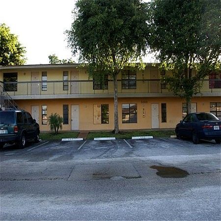 1st image of 5020 Palm Hill Dr APT 115