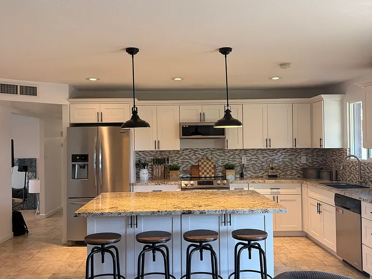 1409 E Verlea Dr — Photo 5