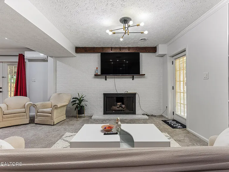 146 Federal Blvd — Photo 4