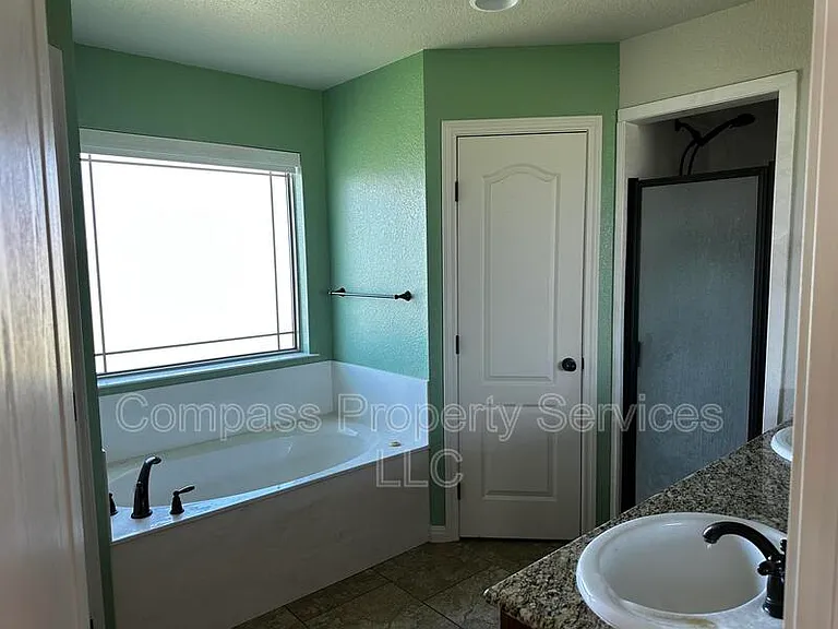 10412 Whitney Trce #10412 — Photo 11