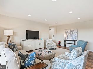 214 Locust St SE APT 119, Vienna, VA 22180