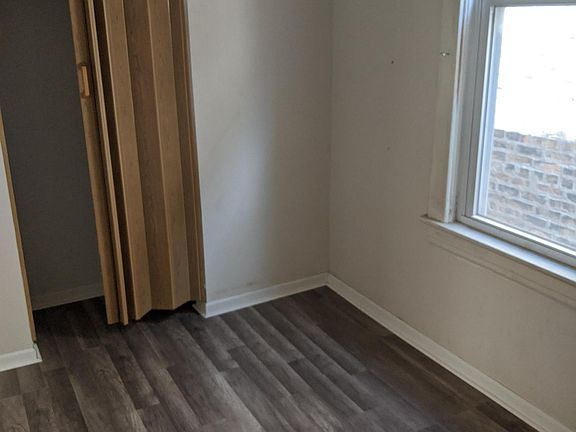 4th image of 2519 S Homan Ave #2