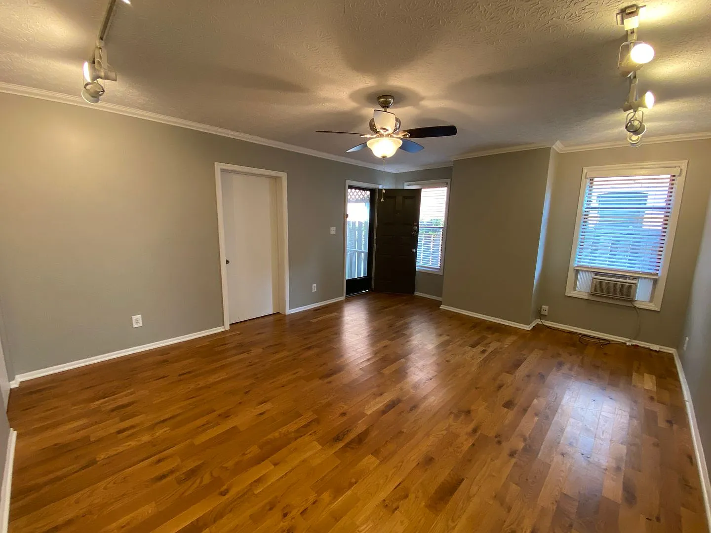 Summit St 814-816 MLR — Photo 4