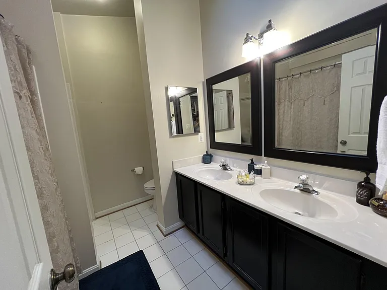 633 N Tazewell St #633 — Photo 5