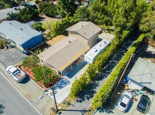 1006 Crescent Dr, Vista, CA 92084