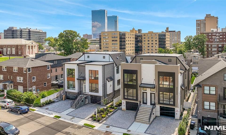 1st image of 302 Coolidge Avenue