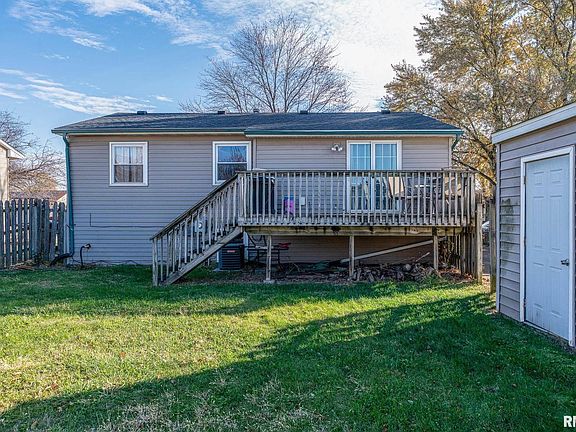 5th image of 1312 Emerald Dr