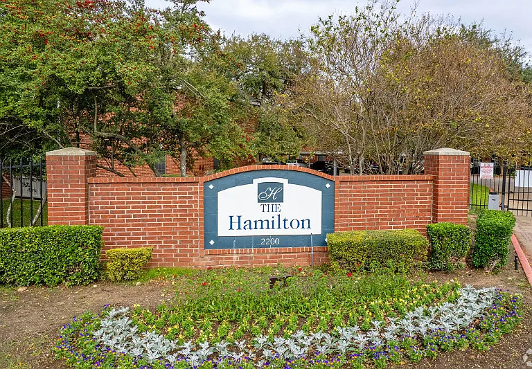 The Hamilton Apartments — Photo 10
