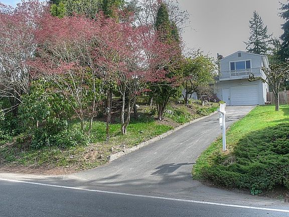 2nd image of 16520 Wallingford Ave N