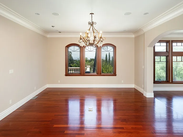 26200 Elena Rd — Photo 12