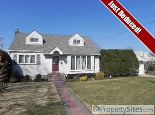 1805 Grant Ave, East Meadow, NY 11554