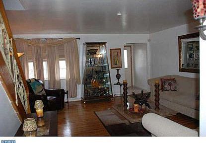 4th image of 126 W Walnut Park Dr