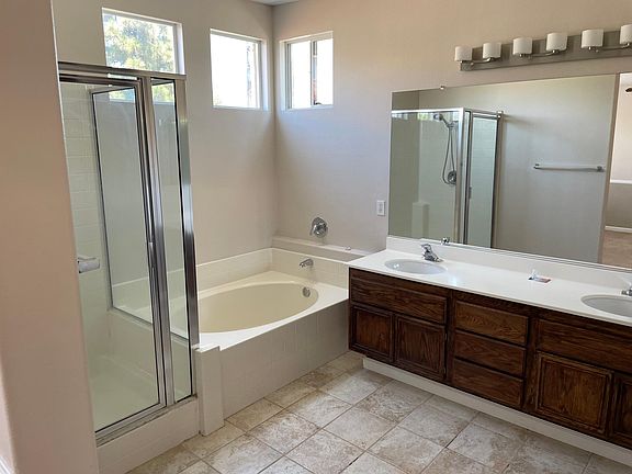 Master bedroom bathroom