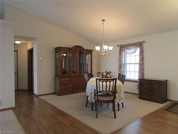 5th image of 511 Harvest Ln