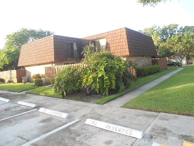 2nd image of 4082 Forest Hill Dr #D