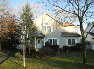631 Sycamore St, Paramus, NJ 07652