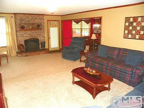 4th image of 1615 Lilac Dr