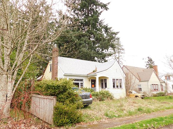 3rd image of 3215 Lorne St SE
