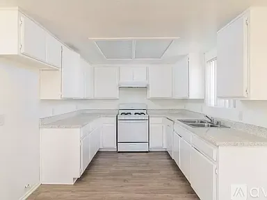 Bootstrap via website (https://www.zillow.com/apartments/rosamond-ca/rosamond-gardens/5XjNH5/)