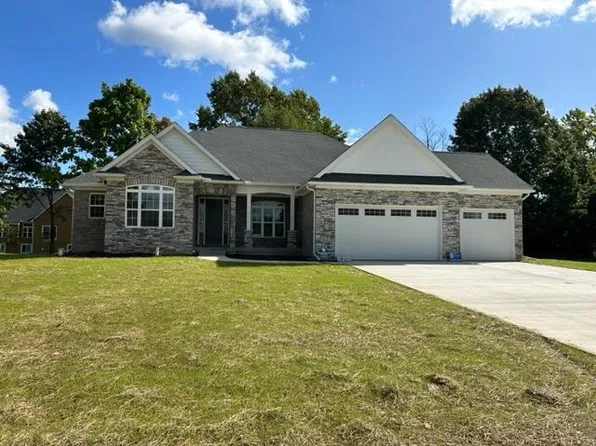 16437 Sleepy Hollow Dr, Fenton, MI 48430