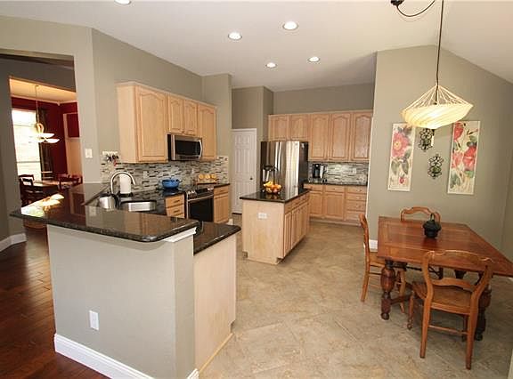 3rd image of 1125 Shady Oaks Ct