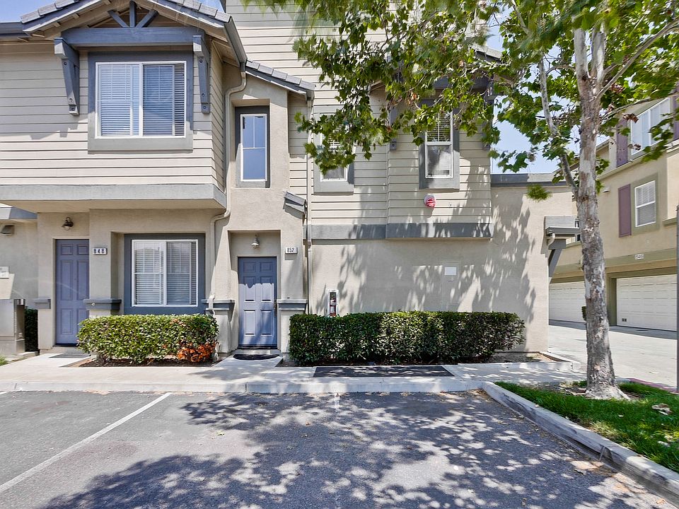 1st image of 852 Towne Dr