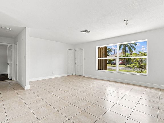 4th image of 399 SW 14TH Street