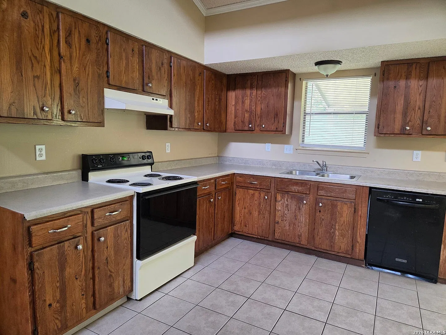 3 bed, 2.0 bath, 1125 sqft, $1,550 — Photo 4