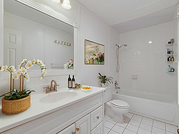 5th image of 1441 Everglades Dr