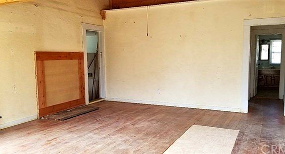 Living room, hallway to bedroom and bath