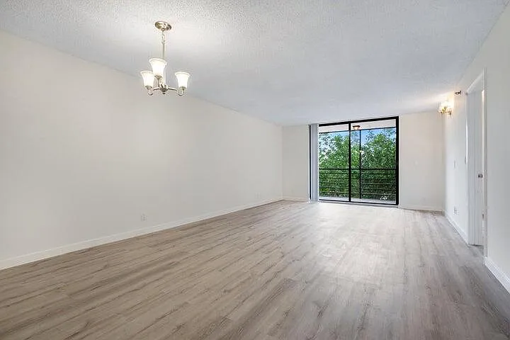 7770 Tahiti Ln #405 — Photo 6