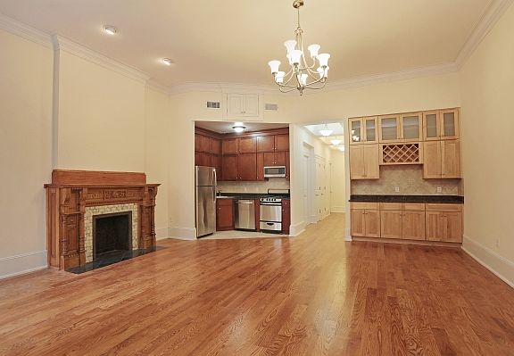 5th image of 42 W 76th St APT 1B