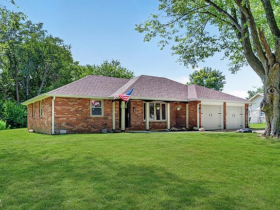 3rd image of 2227 Tartan Rd