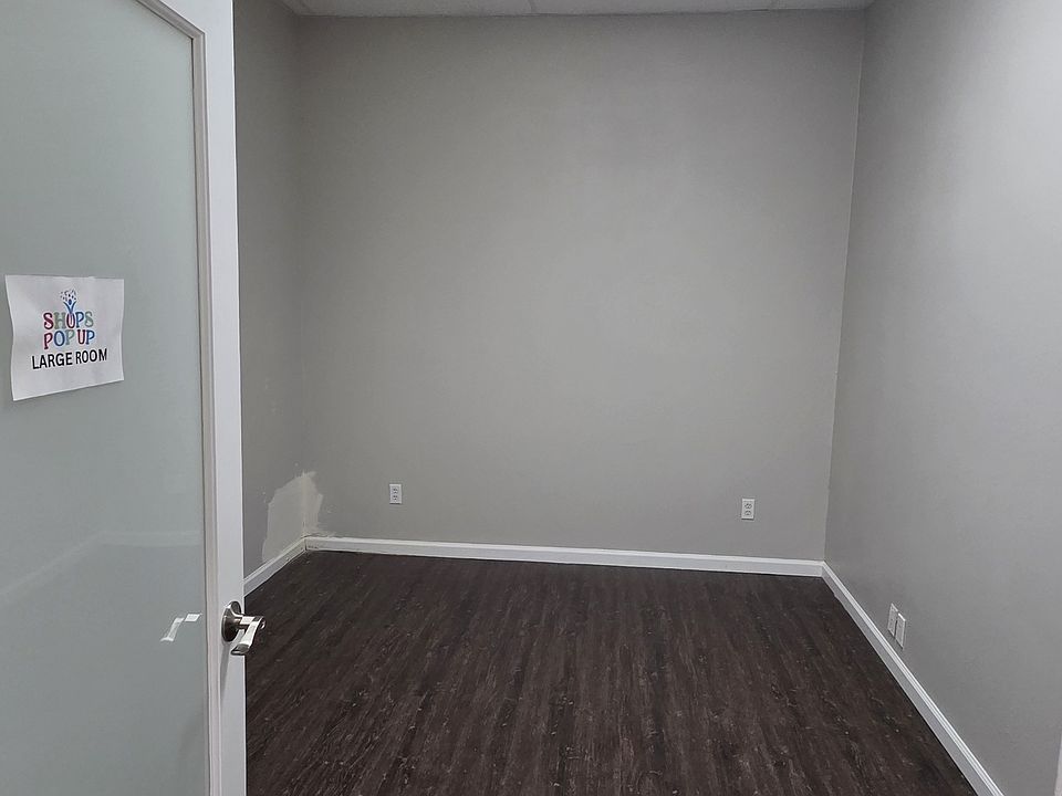1st image of 7235 Glenview Dr #B1